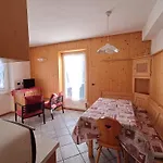Al Podin Lägenhet